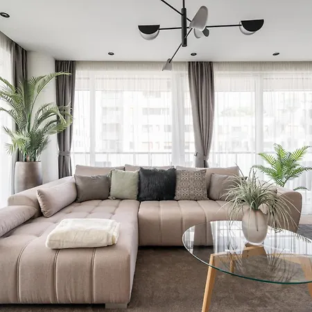 Cq - Luxury 3 Bdr With Free Parking Apartment