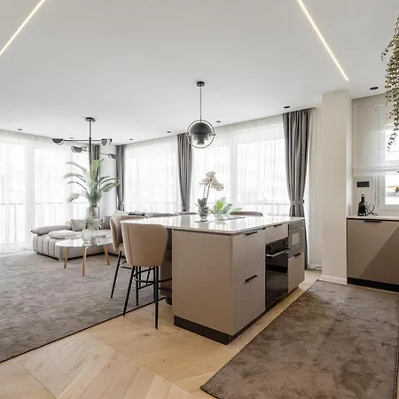 Apartment Cq - Luxury 3 Bdr With Free Parking Budapest